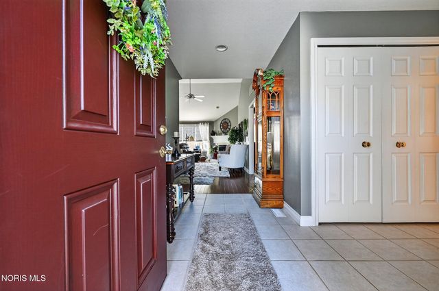 26442 E Wexford Drive, Perrysburg, OH 43551