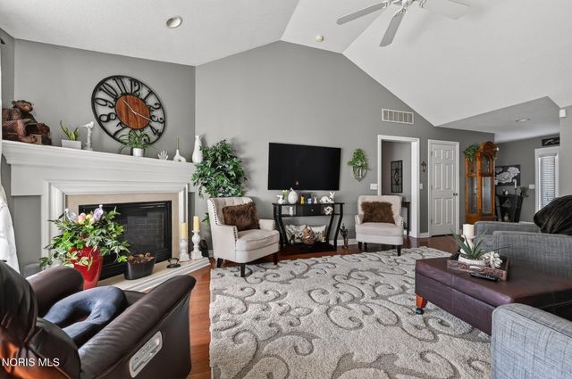 26442 E Wexford Drive, Perrysburg, OH 43551