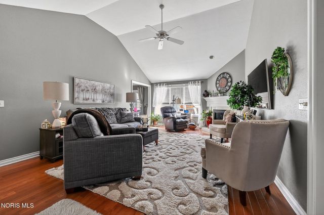 26442 E Wexford Drive, Perrysburg, OH 43551