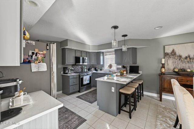 26442 E Wexford Drive, Perrysburg, OH 43551