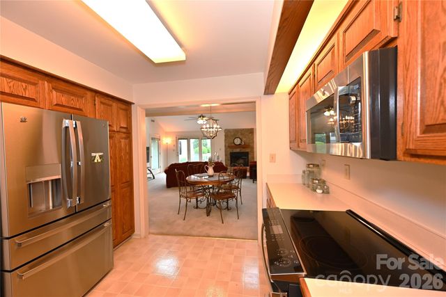 3675 Rock Bridge Drive NE, Conover, NC 28613