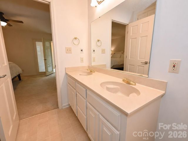 3675 Rock Bridge Drive NE, Conover, NC 28613
