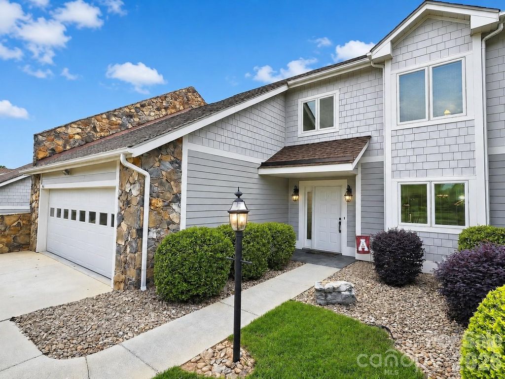 3675 Rock Bridge Drive NE, Conover, NC 28613