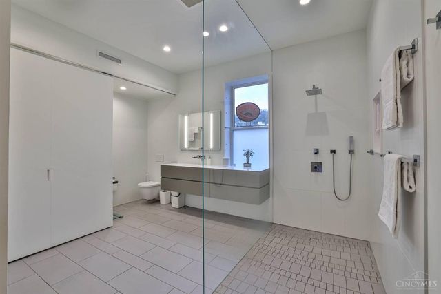 1826 Elm Street, Cincinnati, OH 45202