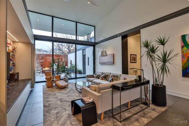 1826 Elm Street, Cincinnati, OH 45202