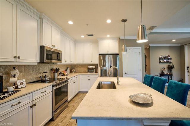 2319 Sawyers Hill RD # 701, Naples, FL 34120