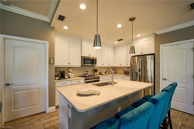 2319 Sawyers Hill RD # 701, Naples, FL 34120