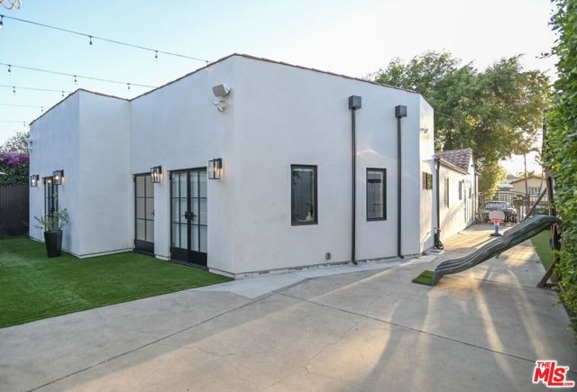 1430 Stearns Drive, Los Angeles, CA 90035