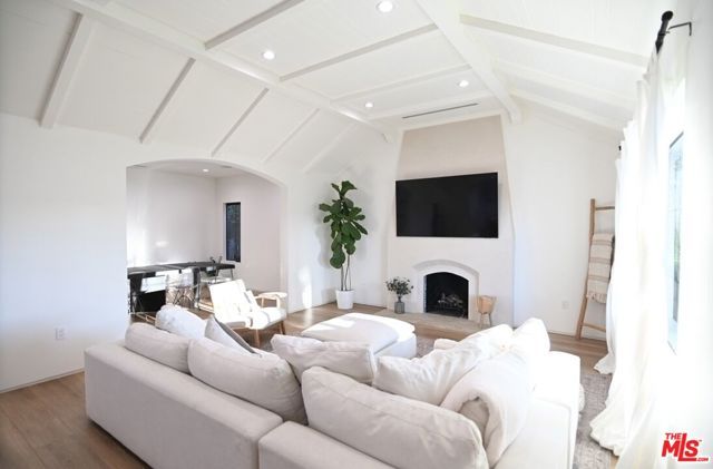 1430 Stearns Drive, Los Angeles, CA 90035