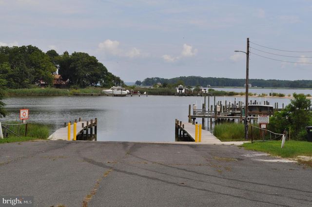 252 LIGHTHOUSE LN, Montross, VA 22520