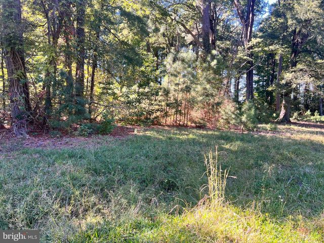 252 LIGHTHOUSE LN, Montross, VA 22520