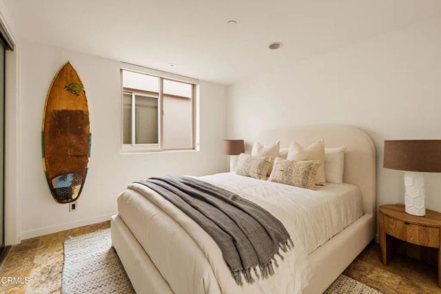 1825 Ocean Drive, Oxnard, CA 93035