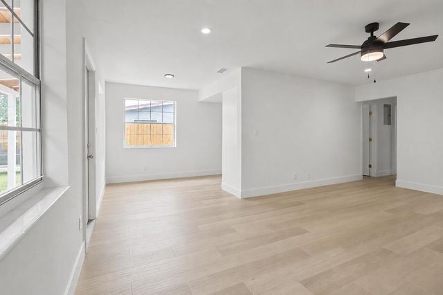 411b NE 57th Court, Oakland Park, FL 33334