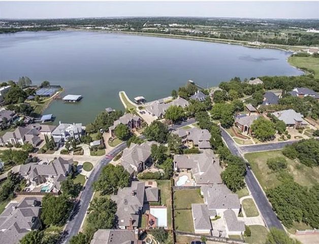 2103 Bay Club Drive, Arlington, TX 76013