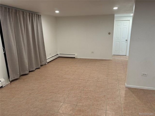 1525 S Holly St 101, Denver, CO 80222