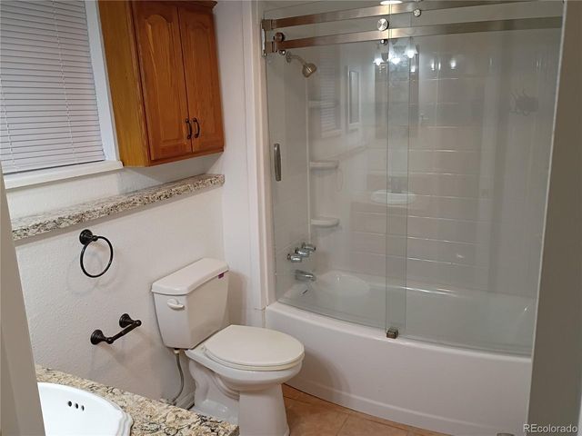 1525 S Holly St 101, Denver, CO 80222