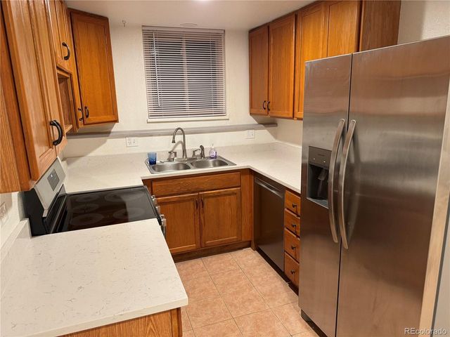 1525 S Holly St 101, Denver, CO 80222