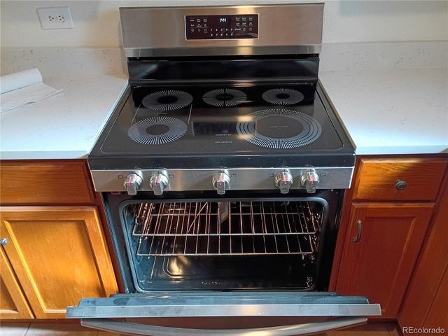 1525 S Holly St 101, Denver, CO 80222