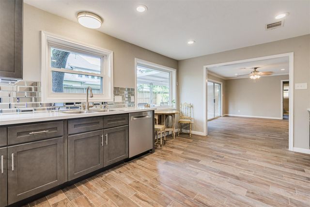 5310 Carew Street, Houston, TX 77096