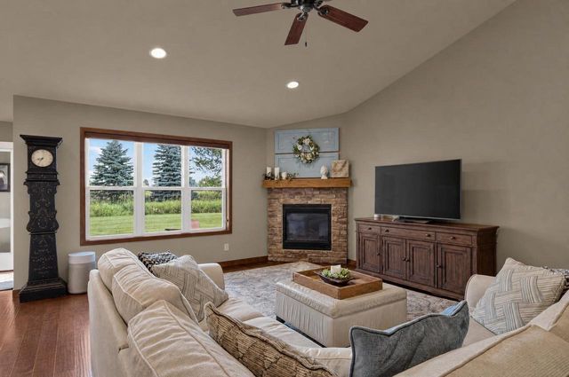 5148 HIGH POINT DRIVE, Winneconne, WI 54986