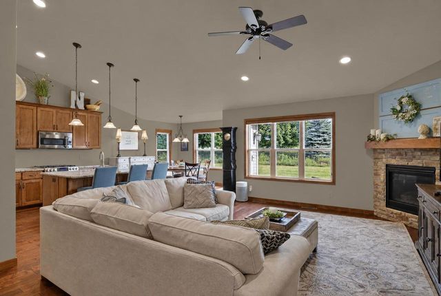 5148 HIGH POINT DRIVE, Winneconne, WI 54986