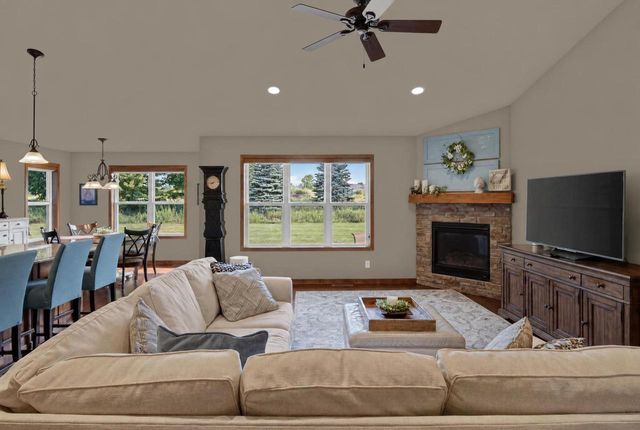 5148 HIGH POINT DRIVE, Winneconne, WI 54986