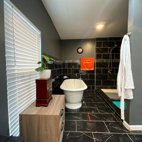 121 W Sixty Fourth Street, Cincinnati, OH 45216
