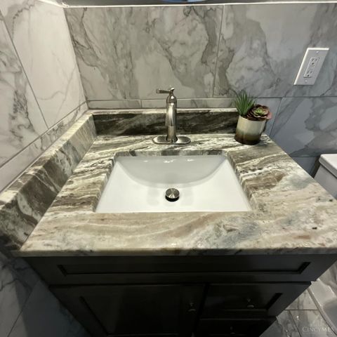 121 W Sixty Fourth Street, Cincinnati, OH 45216