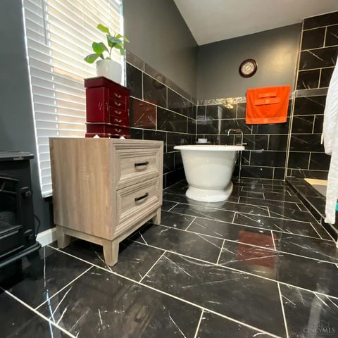 121 W Sixty Fourth Street, Cincinnati, OH 45216