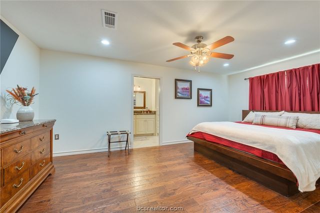 2301 Barak Lane, Bryan, TX 77802