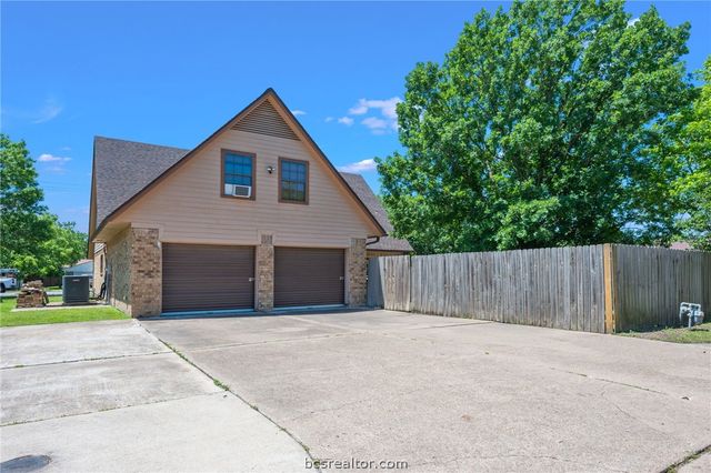 2301 Barak Lane, Bryan, TX 77802