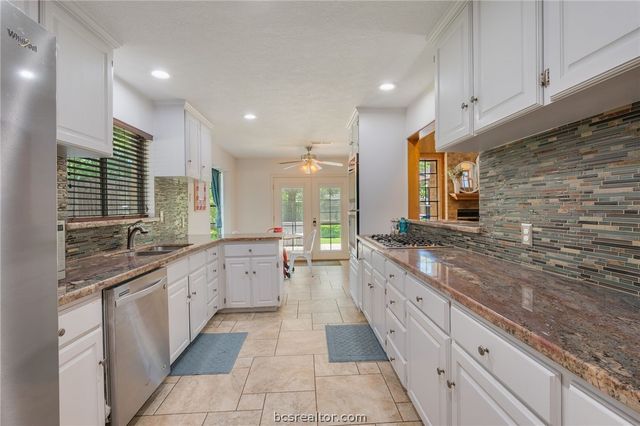 2301 Barak Lane, Bryan, TX 77802