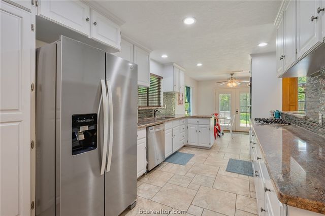 2301 Barak Lane, Bryan, TX 77802