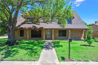 2301 Barak Lane, Bryan, TX 77802