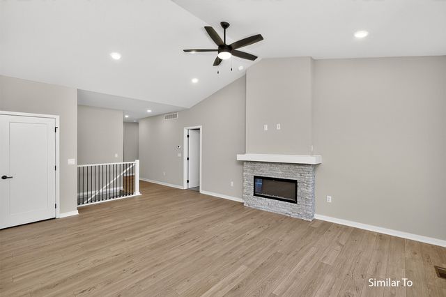 8136 Buckley Street, Johnston, IA 50131