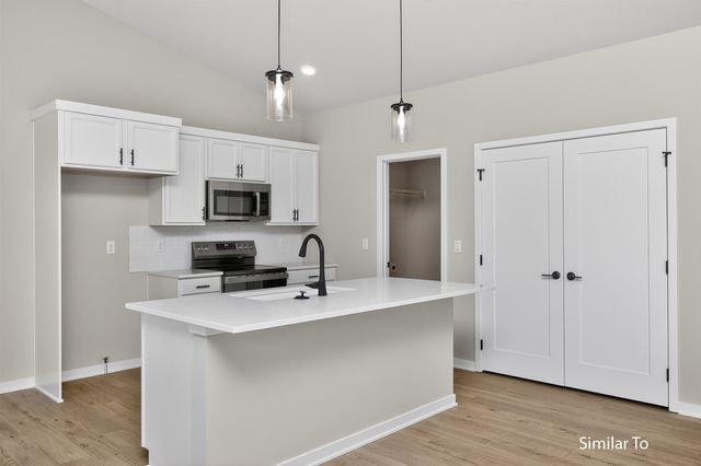 8136 Buckley Street, Johnston, IA 50131
