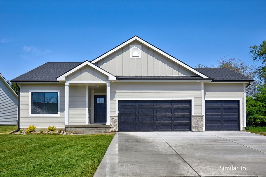 8136 Buckley Street, Johnston, IA 50131