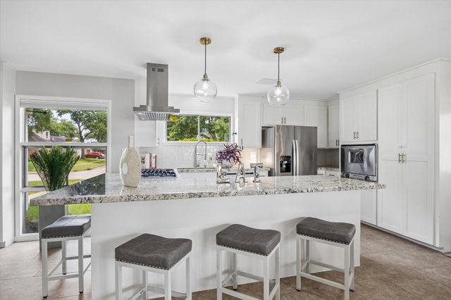 3631 Woodvalley Drive, Houston, TX 77025