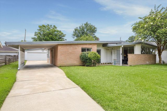 3631 Woodvalley Drive, Houston, TX 77025