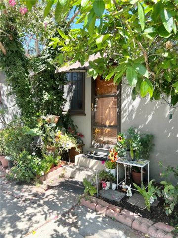 10550 Oxnard Street, North Hollywood, CA 91606