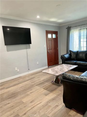 10550 Oxnard Street, North Hollywood, CA 91606
