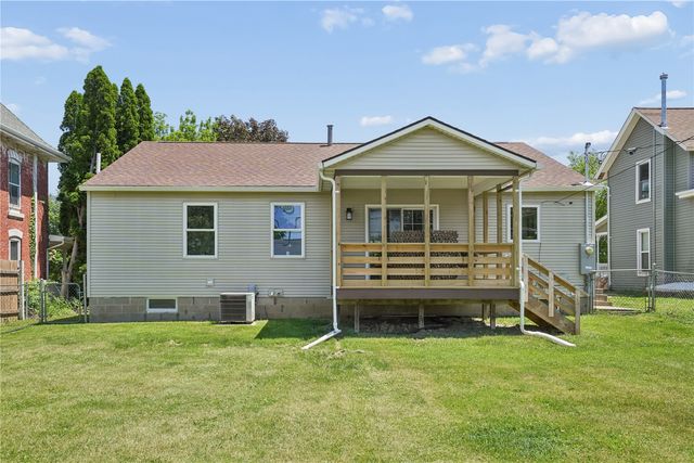 1160 11th Street, Marion, IA 52302