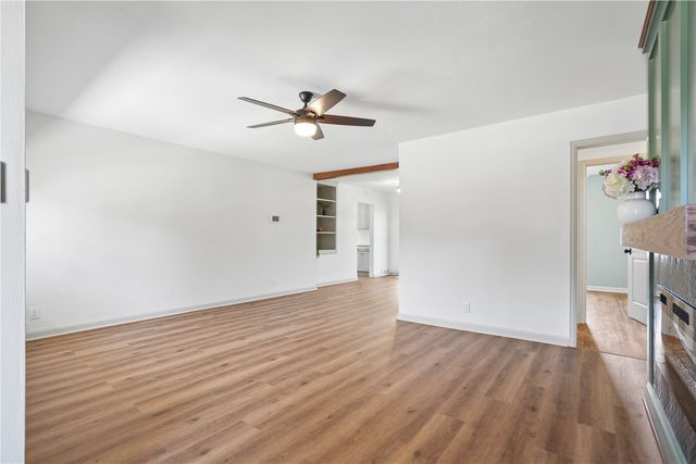 1160 11th Street, Marion, IA 52302