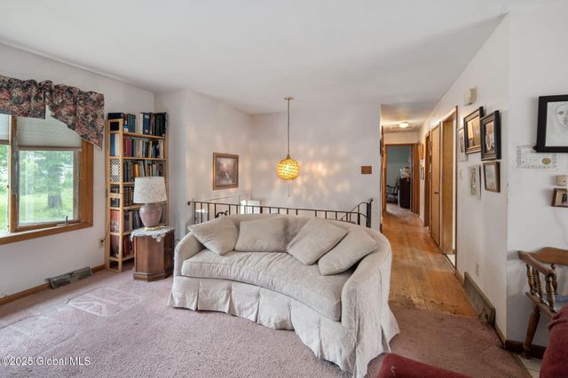 250 Hillcrest Avenue, Schenectady, NY 12304