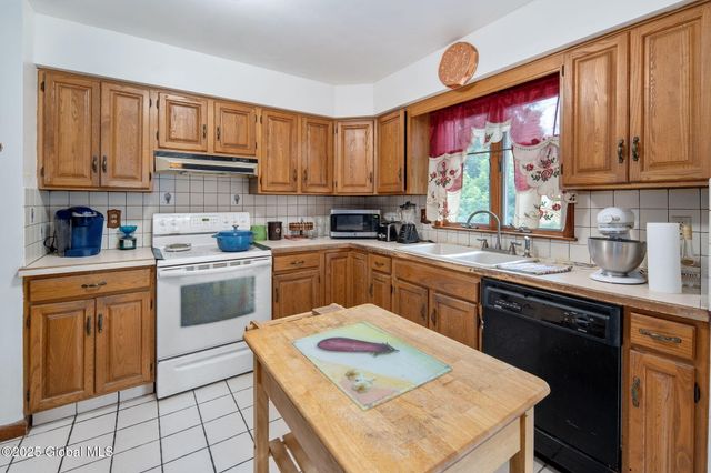 250 Hillcrest Avenue, Schenectady, NY 12304