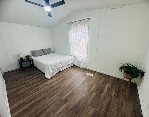 222 Legend Oaks DR, Dale, TX 78616