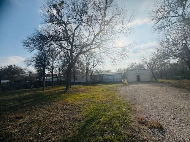 222 Legend Oaks DR, Dale, TX 78616