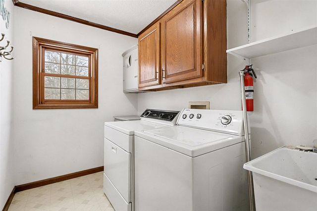 99 Fineview Avenue, Kalamazoo, MI 49004