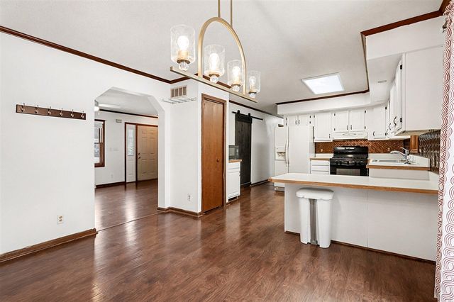 99 Fineview Avenue, Kalamazoo, MI 49004