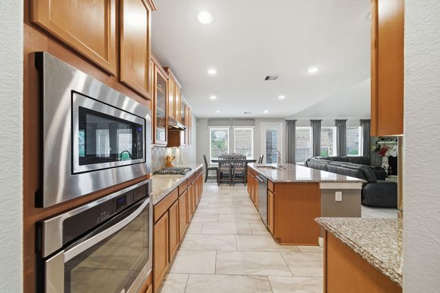 1914 Creekside Park Drive, Pearland, TX 77089